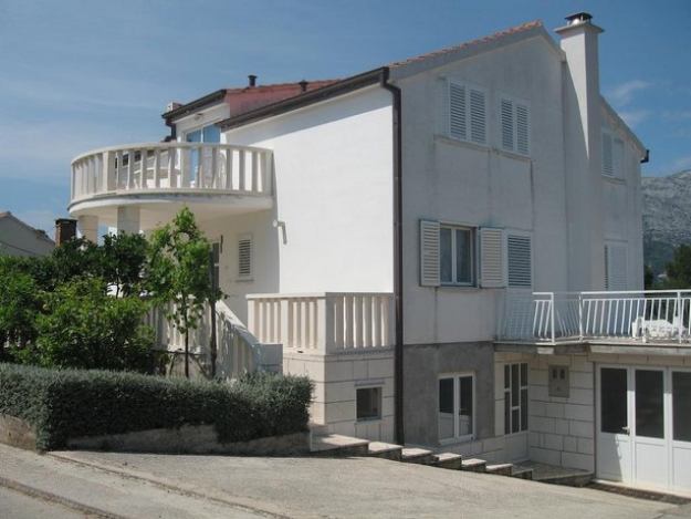 Apartments Cenan