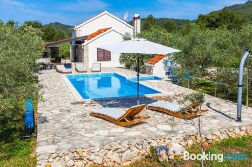 Ctko216/ Charming Holiday House With Private Pool In Korcula -Blato Up To 6 Persons 3 Bedrooms Wi
