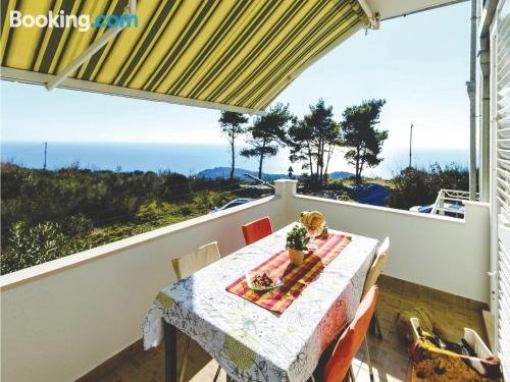 Three-Bedroom Apartment Bosanka with Sea View 08 Dubrovnik