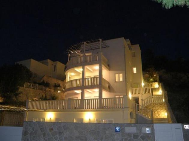 Villa Borna Apartments