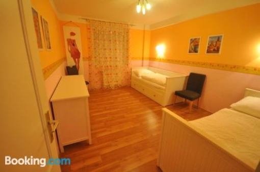 Apartment Jeseniova 90m2 with Garage