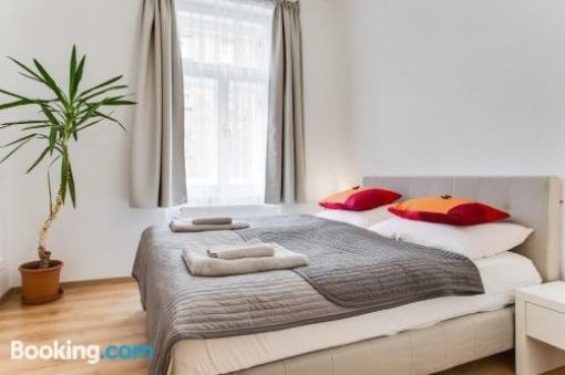 Comfy 2 Bedroom Apartment Prague