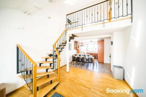 HOME ALONE 5BR+3BATH Penthouse in center of Prague