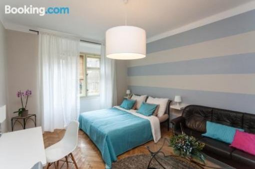 Lovely Old Town 2-bedroom apartment