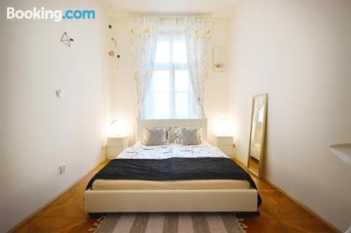 Luxury apartment in heart of Prague Shopping & Sightseeings nearby