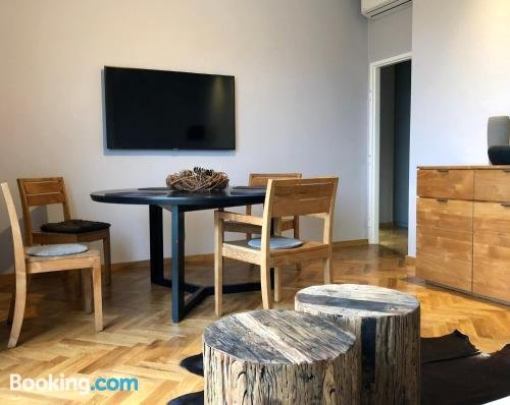 Luxury apartment with terrase next to centre easy fast from airport train