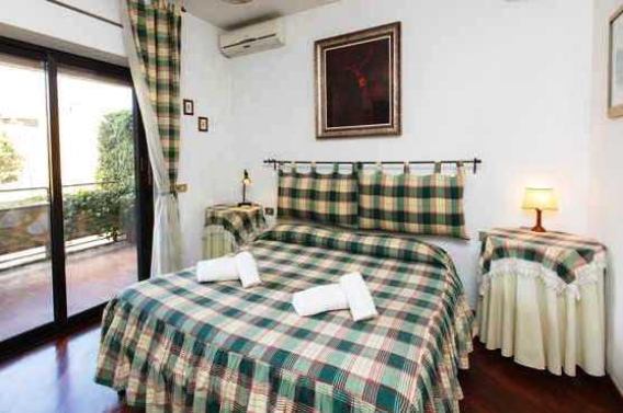 Accomodation Bed In Rome