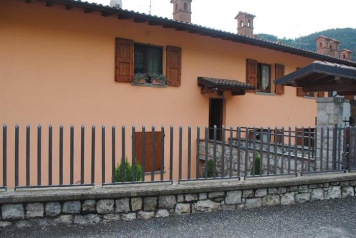 Casa Cecilia Adrara San Martino