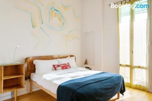 Eclectic 2 bed flat in San Lorenzo