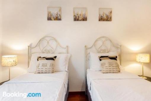 Elegant and large 3Beds flat beside Piazza Popolo