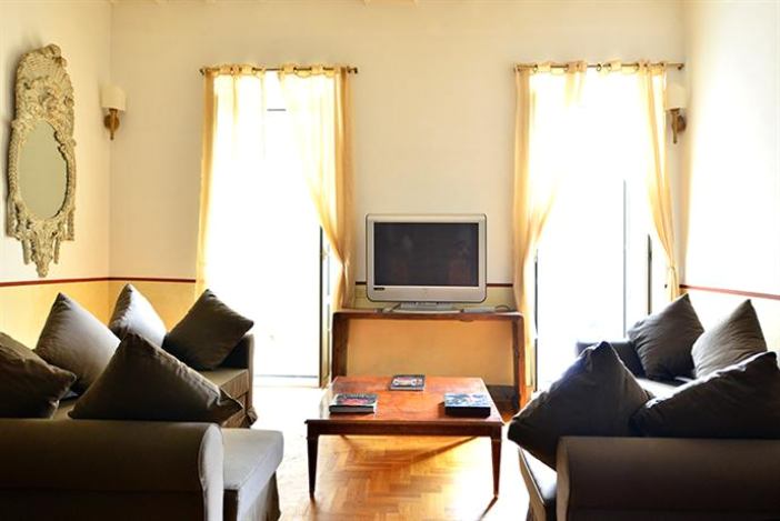 Farnese stylish apartment up to 6+2 people