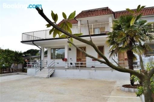 Holiday Formia Guesthouse