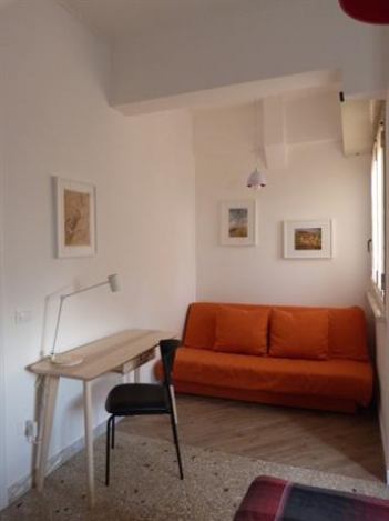 Homestay in Rome near Papal Basilica of Saint Lawrence Outside the Walls