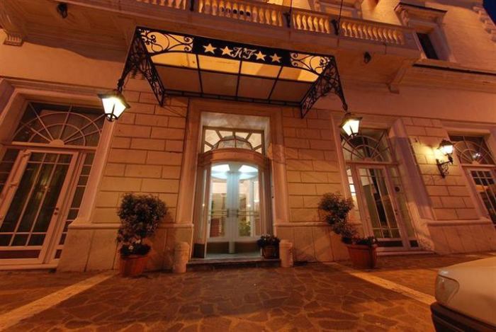 Hotel De La Ville Civitavecchia