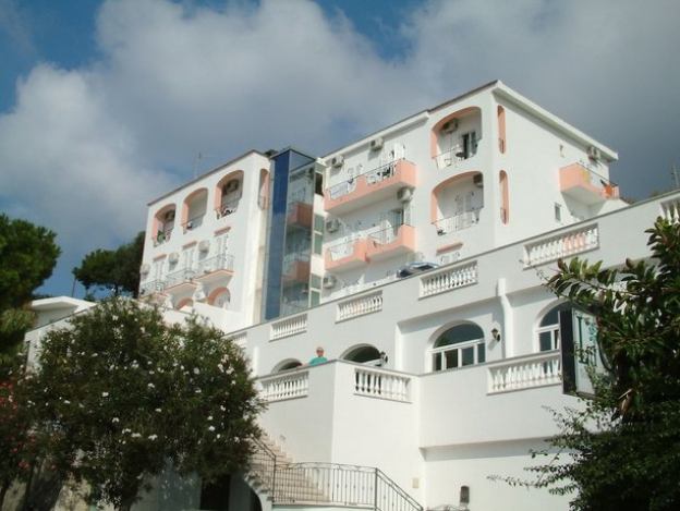 Hotel La Ginestra Forio