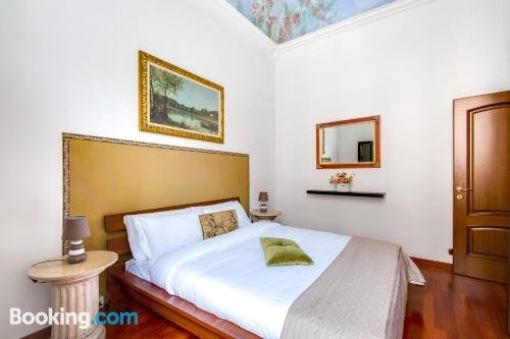 Large and charming flat near Termini