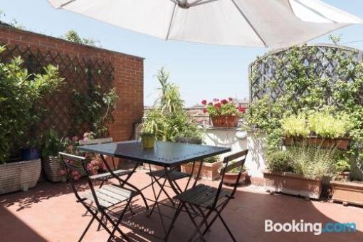 Lovely 2 bed flat w/Terrace in San Giovanni