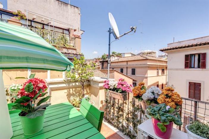 Lovely apartment in Trastevere Rome with terrace