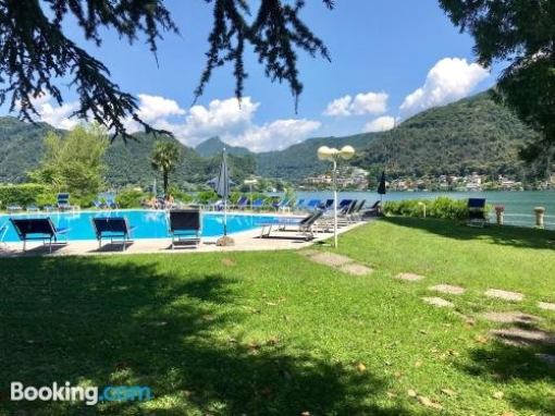 Lugano lake's luxury residence