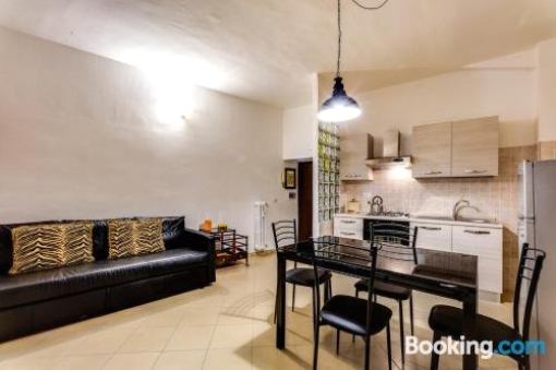 Modern 2 bed flat in San Giovanni
