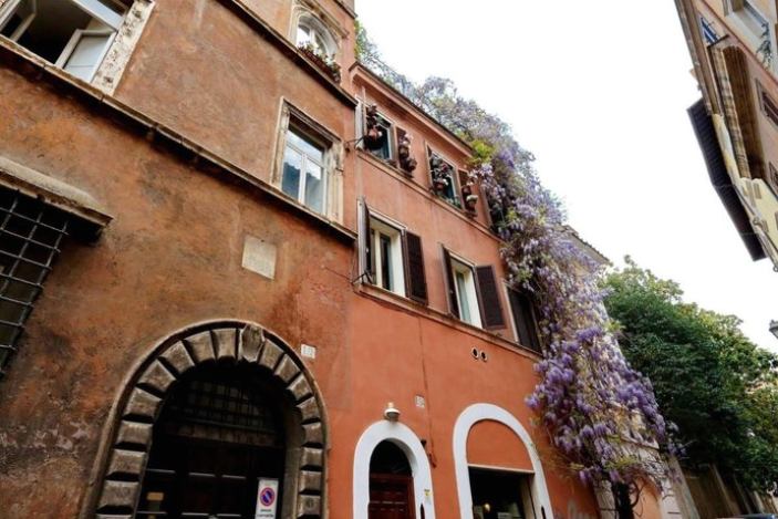 Rome Accommodation Via Giulia Apartments