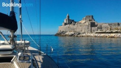 Sailing 14 mtr in 5 terre La Spezia