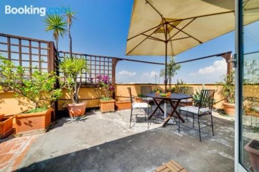 Sunny Flat with a Large Terrace close to Vatican
