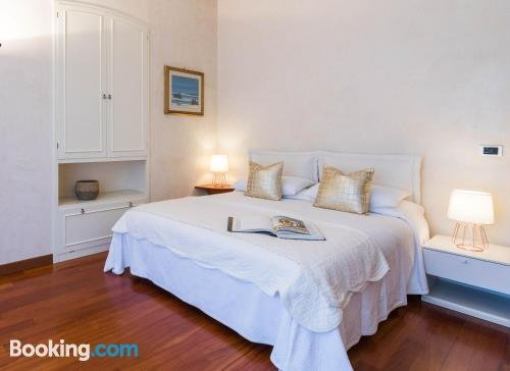 Villa Eugenia - Luxury Flat with Parking Space