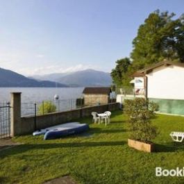 Residence al Lago Pino sulla Sponda del Lago Maggiore