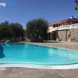 Villa con piscina a Imperia Italy