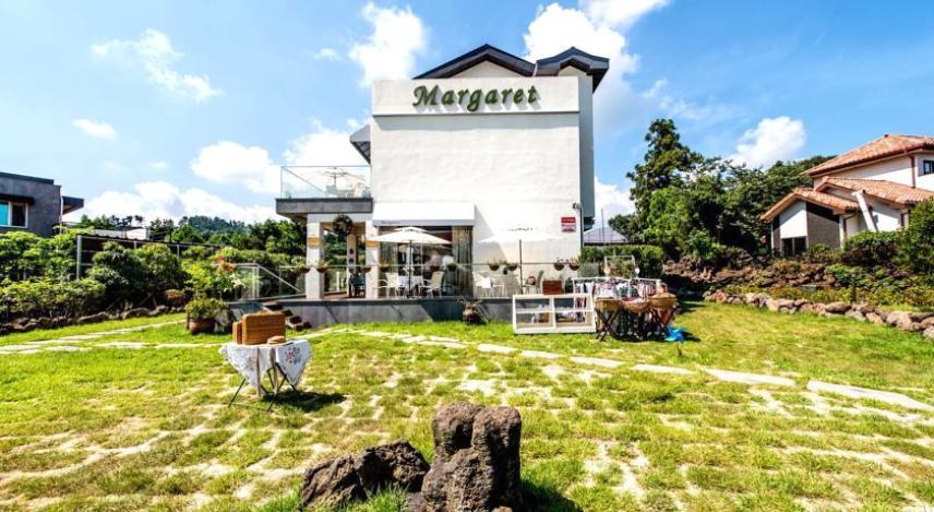 Margarret Pension & Antique Cafe