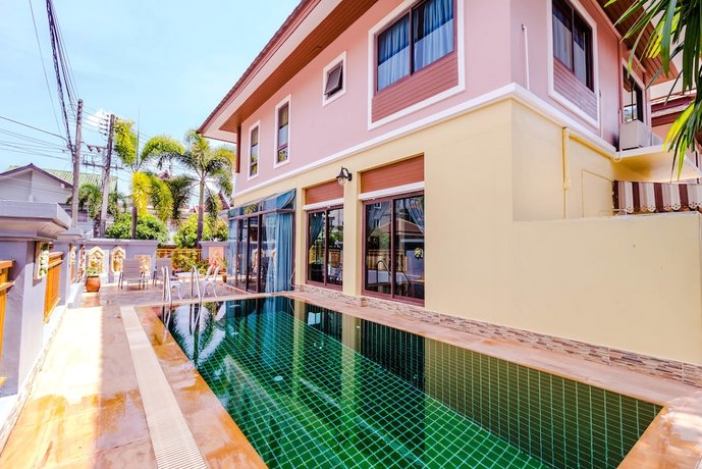 3 Bedrooms Pool Villa Walk To Patong