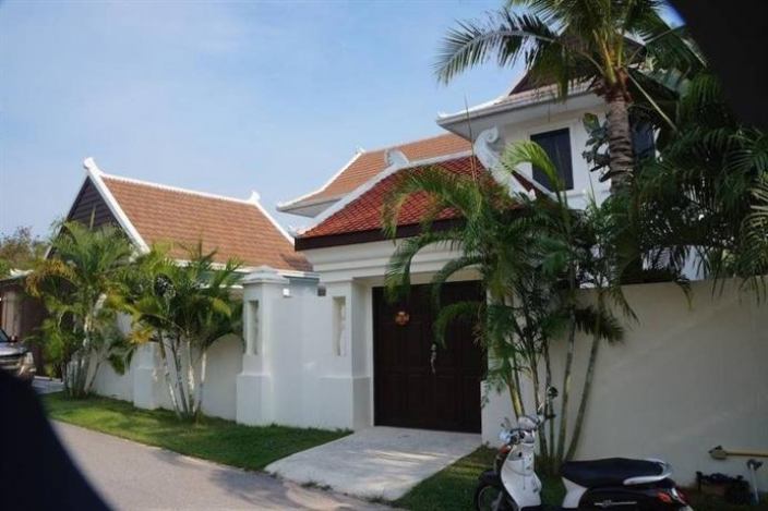 4 Bedroom Villa In Pattaya Beachfront
