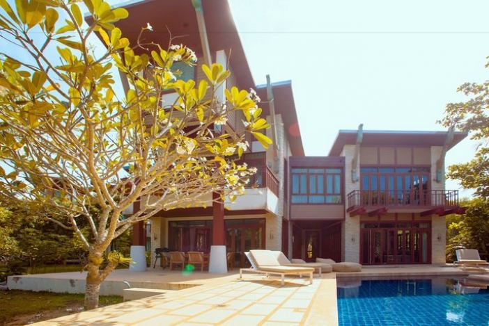 Amatapura Beachfront Villa 1