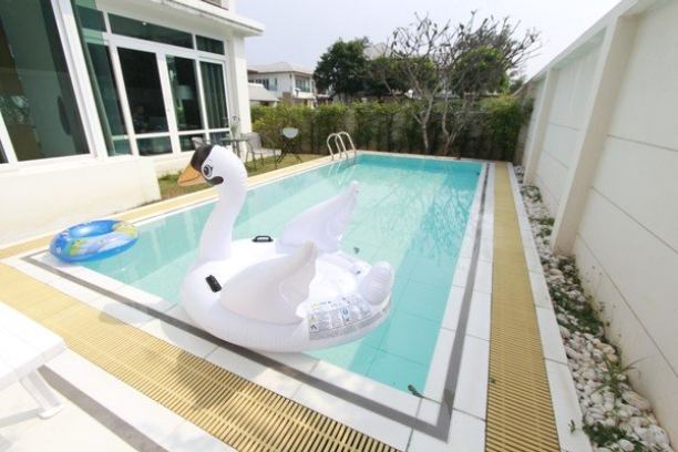 AnB Beach front Pool villa Pattaya with 4 bedroom