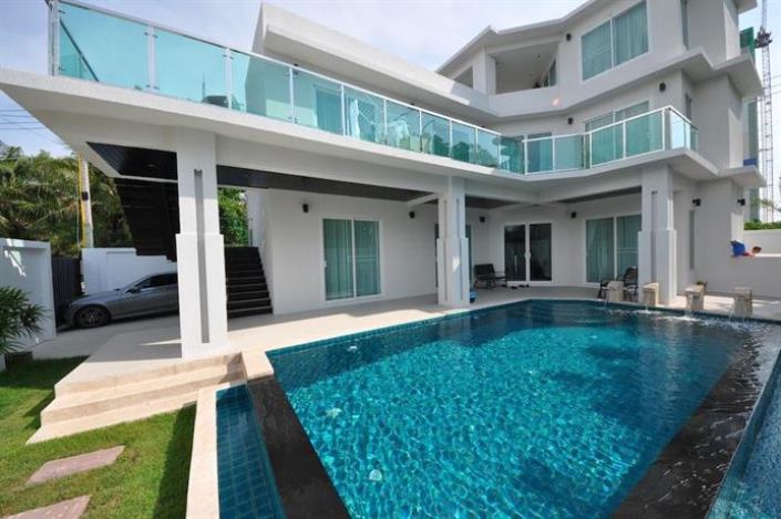Angelheart villa 4 bedroom villa in Pattaya