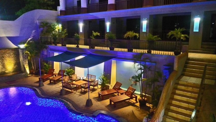 Bodega Phuket Party Resort - Hostel