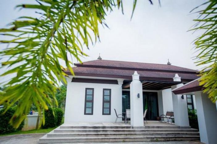 Buabaan Villa by Kalayanuwat