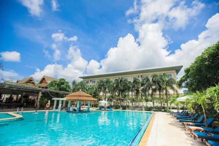 Chalong Beach Hotel And Spa Phuket