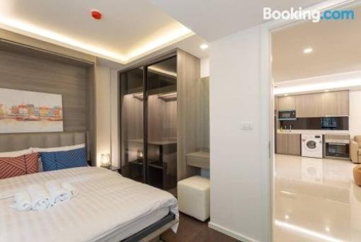 Circle Rein 88/10+Bangkok-Asok+3double beds+80m2+6max