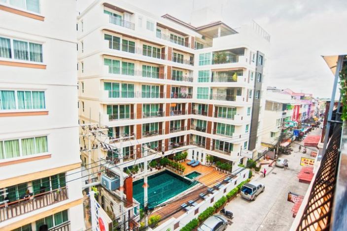 Direct Pool Access Apt Nightlife and Family-Friendly next to Jomtien beach