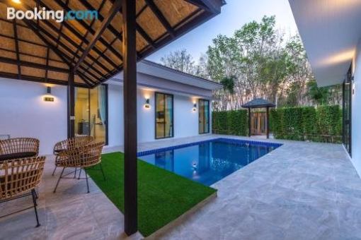 Lespalm Taraburi Pool Villa