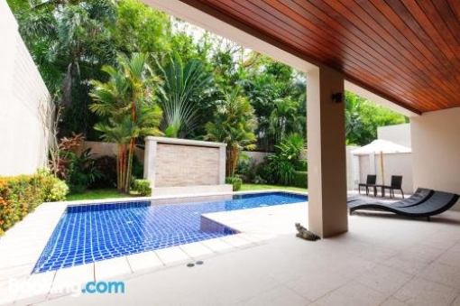 Luxury pool villa at the Residence Bang tao beach