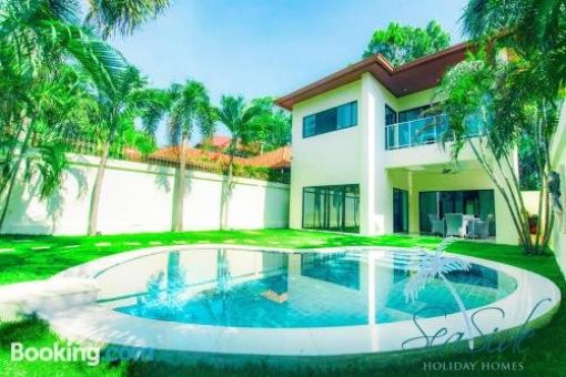 Majestic Residence Pool Villa Pattaya Holiday Home