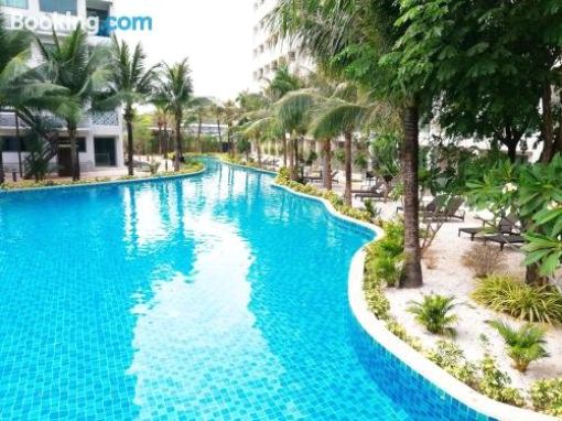 Maldives Pattaya Largest Pool