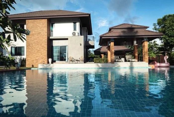 Moin 1617 Luxury double-Pool Villa