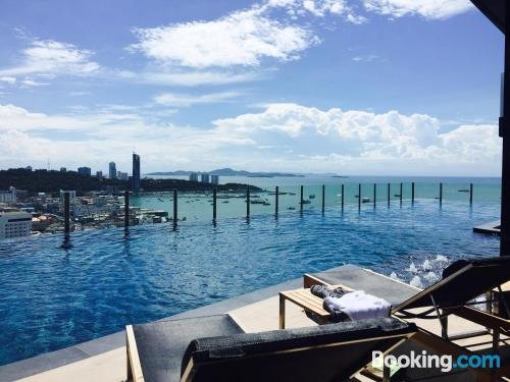Pattaya Beach Sea View Rooftop Pool Resort