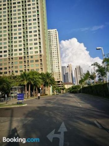 Pattaya LPN Condo with Swimming pool View1