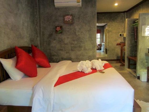 Phatchara Guest House