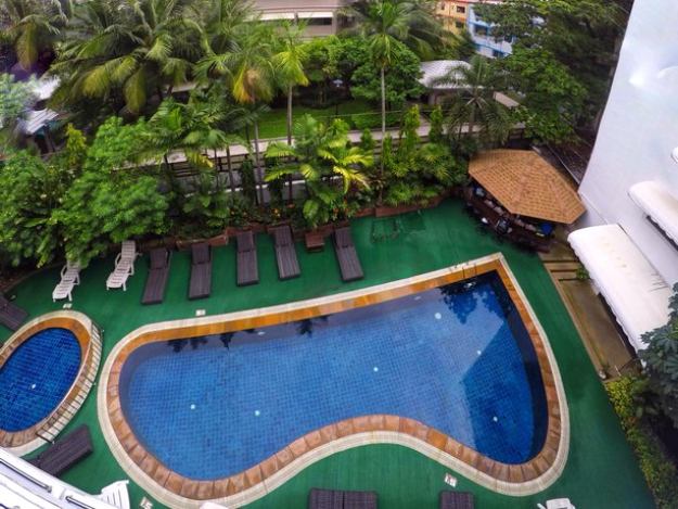 Pool view 5 bedroom apt center of Patong Beach 5c